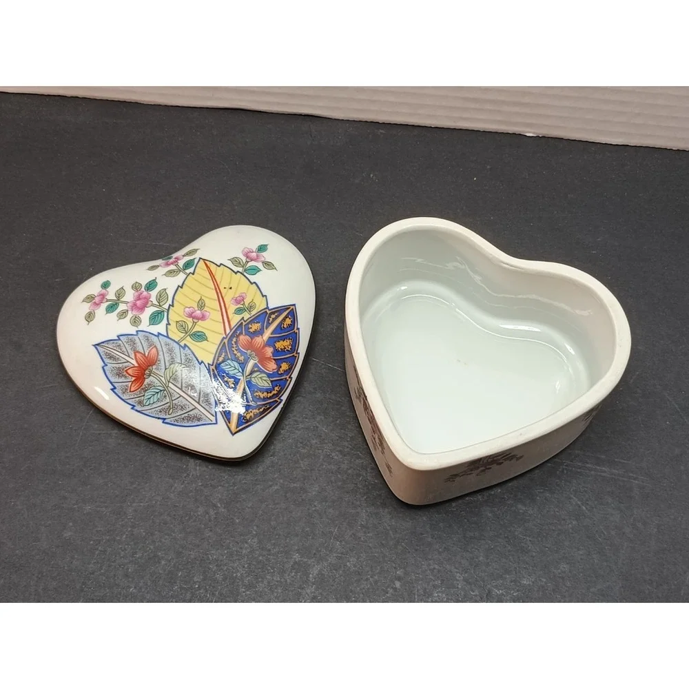 Tobacco Leaf Heart-Shaped Porcelain Trinket Box Floral Design By Seymour Mann.